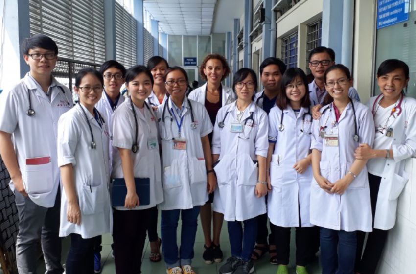 Ngành Y tế gồm những nhóm nào? Địa chỉ học cao đẳng y tế tại Hà Nội?